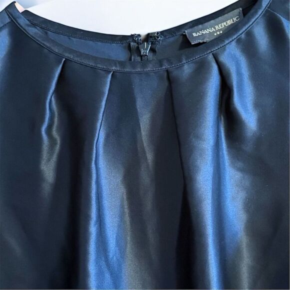 Banana Republic Celtic Knot Black Shiny Satin 100% Silk Short Sleeve Midi Dress - Picture 4 of 13